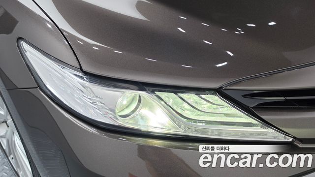 Toyota Camry 2019 — photo 8