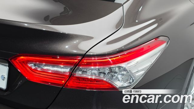 Toyota Camry 2019 — photo 9