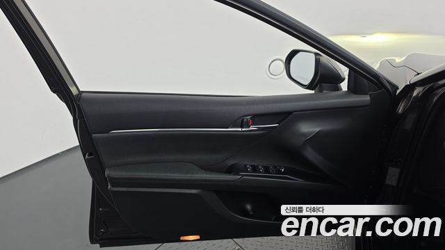 Toyota Camry 2019 — photo 14