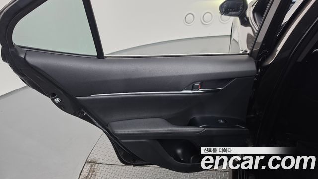 Toyota Camry 2019 — photo 15