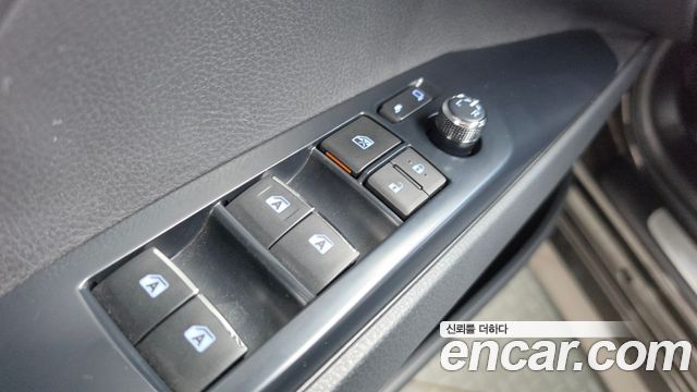 Toyota Camry 2019 — photo 29