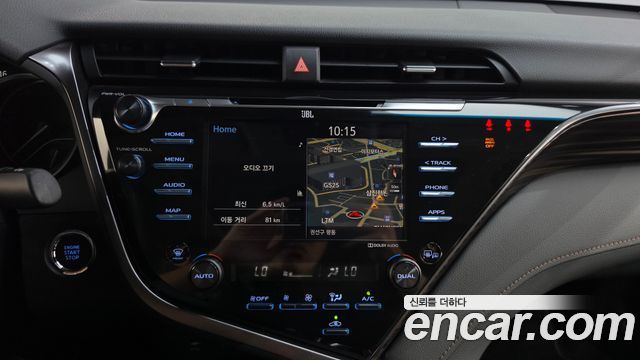 Toyota Camry 2019 — photo 32