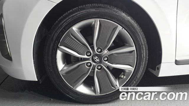 Hyundai Ioniq 2016 — photo 5