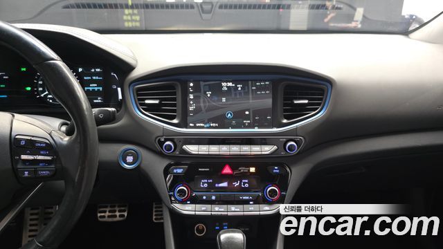 Hyundai Ioniq 2016 — photo 14