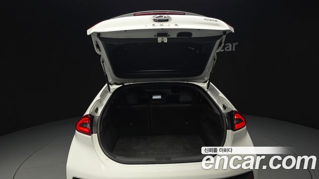 Hyundai Ioniq 2016 — photo 20