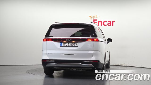 Kia Canival 2023 — photo 4