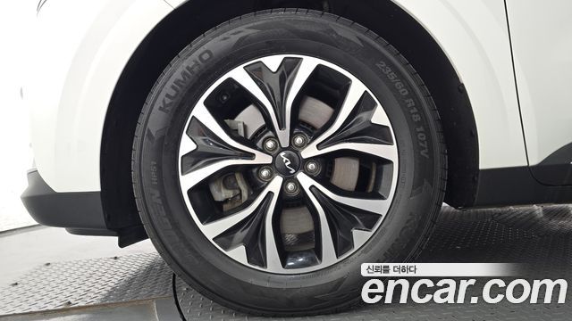 Kia Canival 2023 — photo 5