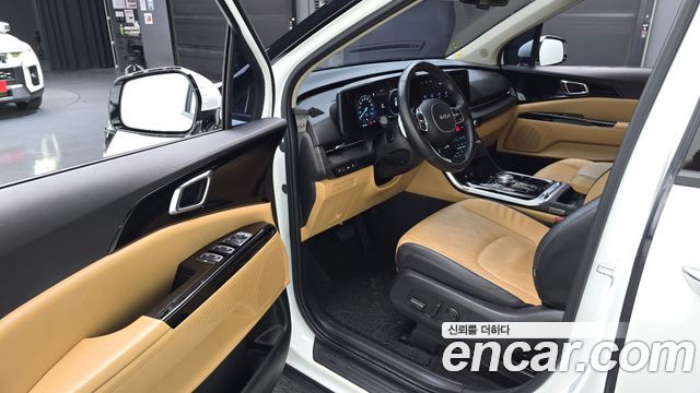 Kia Canival 2023 — photo 10