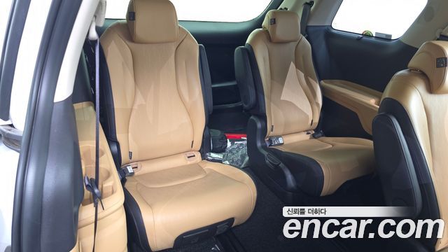 Kia Canival 2023 — photo 13