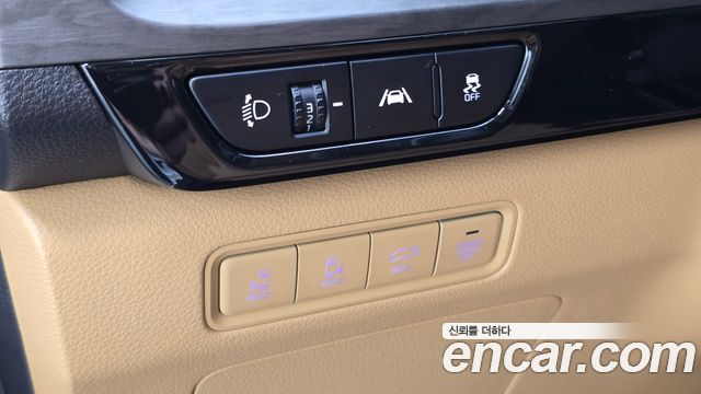 Kia Canival 2023 — photo 16