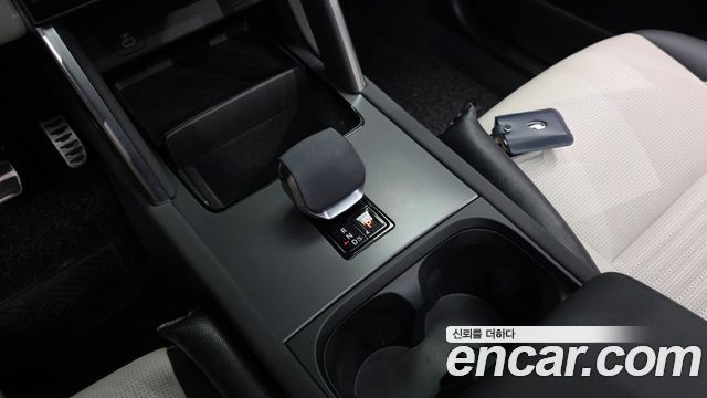 Land Rover Discovery Sport 2024 — photo 12