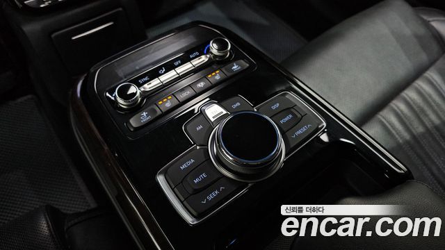 Genesis EQ900 2018 — photo 28