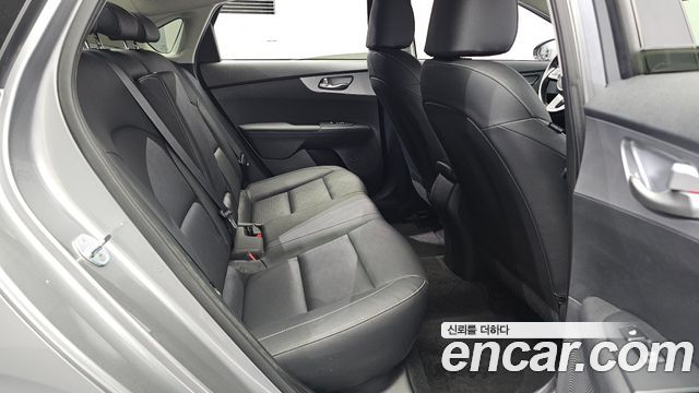 Kia K3 2022 — photo 17