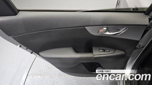 Kia K3 2022 — photo 15
