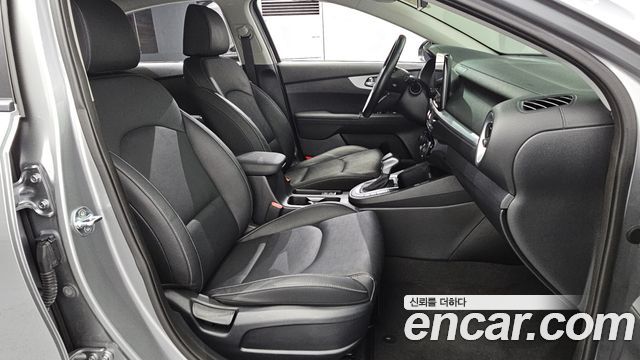 Kia K3 2022 — photo 16