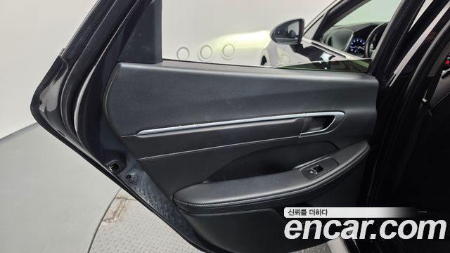 Hyundai Sonata 2023 — photo 15