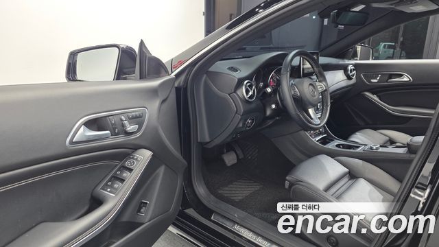 Mercedes-Benz CLA-Class 2017 — photo 10