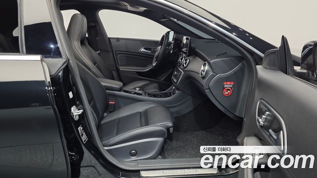 Mercedes-Benz CLA-Class 2017 — photo 11