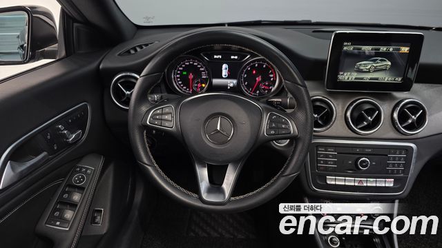 Mercedes-Benz CLA-Class 2017 — photo 13