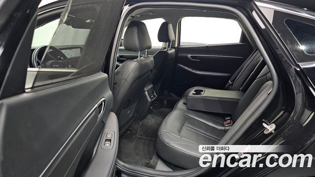 Hyundai Sonata 2023 — photo 11