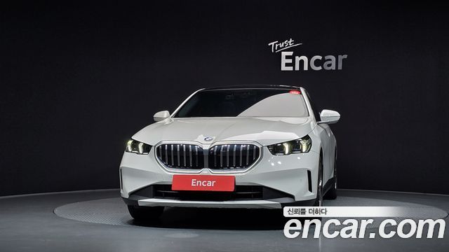 BMW 5-Series 2024 — photo 3