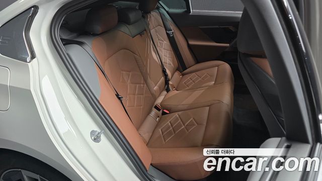BMW 5-Series 2024 — photo 17
