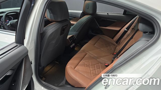 BMW 5-Series 2024 — photo 18