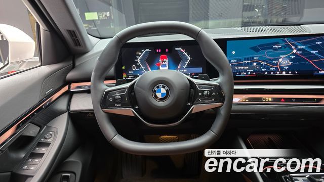 BMW 5-Series 2024 — photo 19