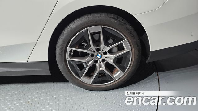 BMW 5-Series 2024 — photo 7