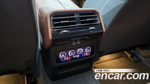 BMW 5-Series 2024 — photo 30