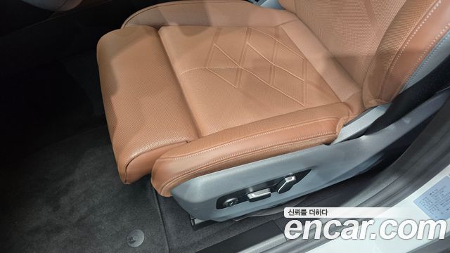 BMW 5-Series 2024 — photo 34
