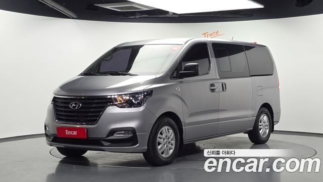 Hyundai Starex 2019 — photo 1