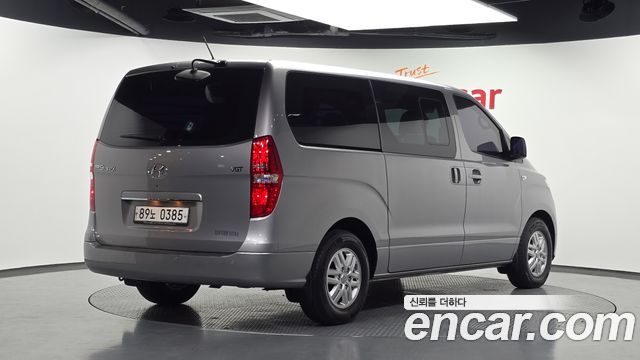 Hyundai Starex 2019 — photo 2