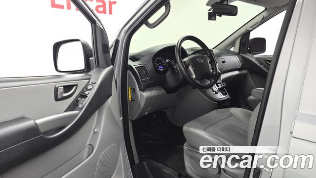 Hyundai Starex 2019 — photo 13