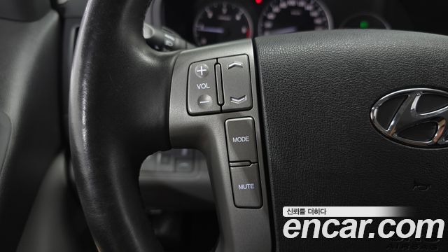Hyundai Starex 2019 — photo 24