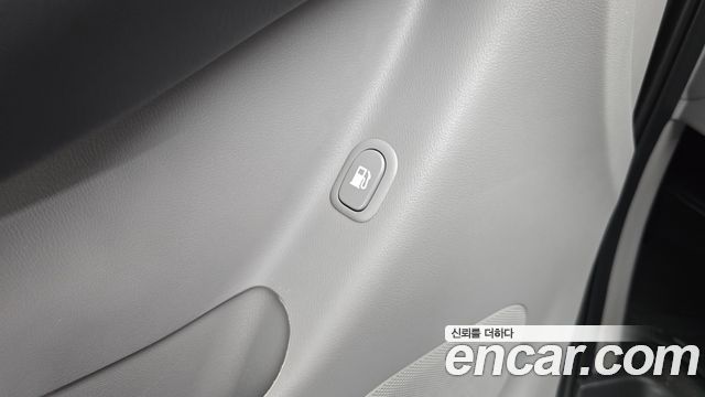 Hyundai Starex 2019 — photo 28