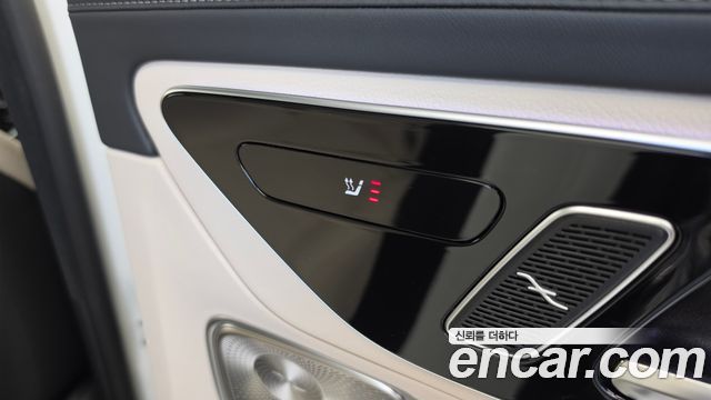 Mercedes-Benz GLC-Class 2026 — photo 25