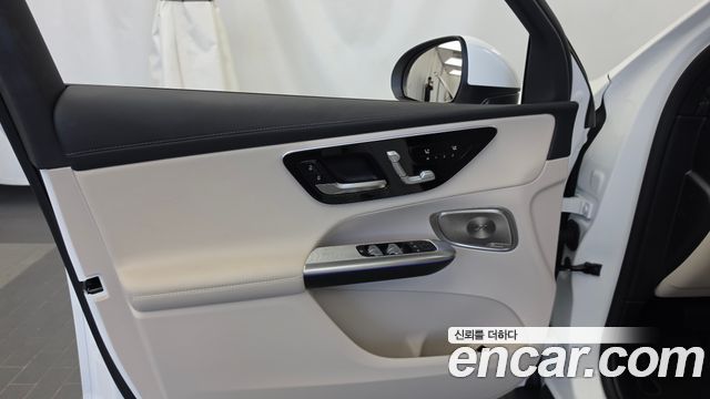 Mercedes-Benz GLC-Class 2026 — photo 14