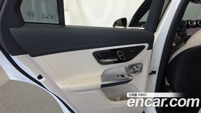 Mercedes-Benz GLC-Class 2026 — photo 15