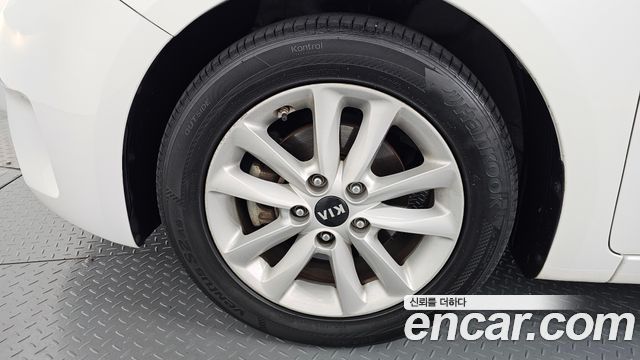 Kia K3 2017 — photo 5