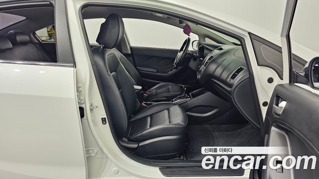 Kia K3 2017 — photo 17