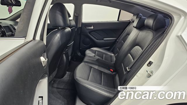 Kia K3 2017 — photo 18