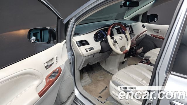 Toyota Sienna 2014 — photo 12