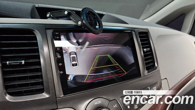 Toyota Sienna 2014 — photo 15
