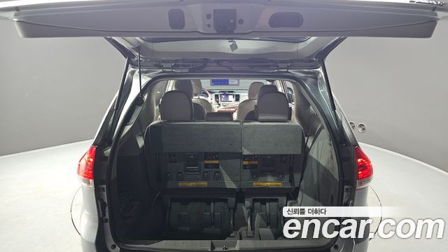 Toyota Sienna 2014 — photo 20