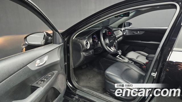 Kia K3 2022 — photo 10