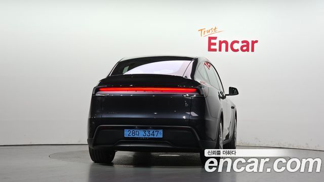 Tesla Model Y 2026 — photo 4