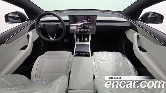 Tesla Model Y 2026 — photo 10