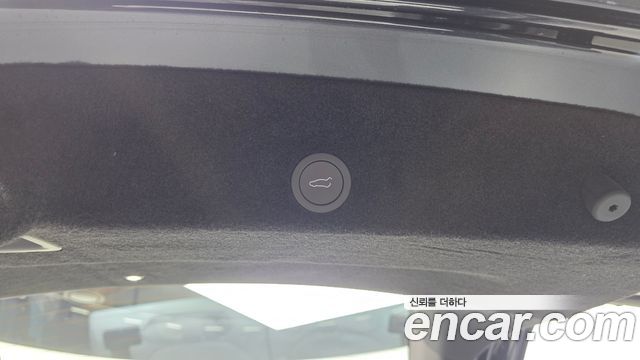 Tesla Model Y 2026 — photo 25