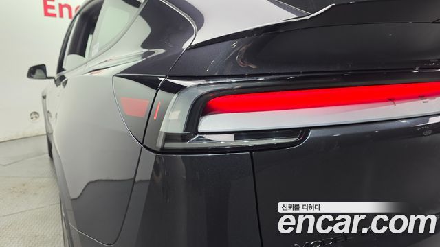 Tesla Model Y 2026 — photo 9